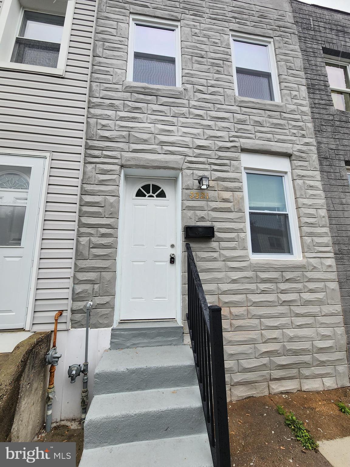 HAMPDEN HISTORIC DISTRICT - Residential Lease