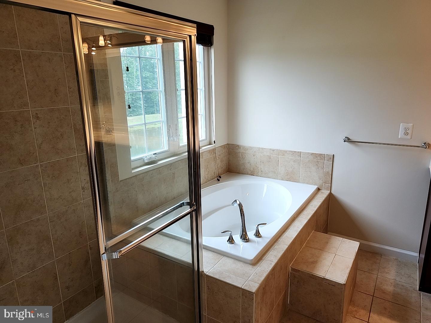 CHELSEA MANOR - Residential Lease