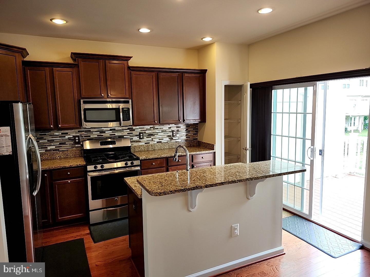 CHELSEA MANOR - Residential Lease