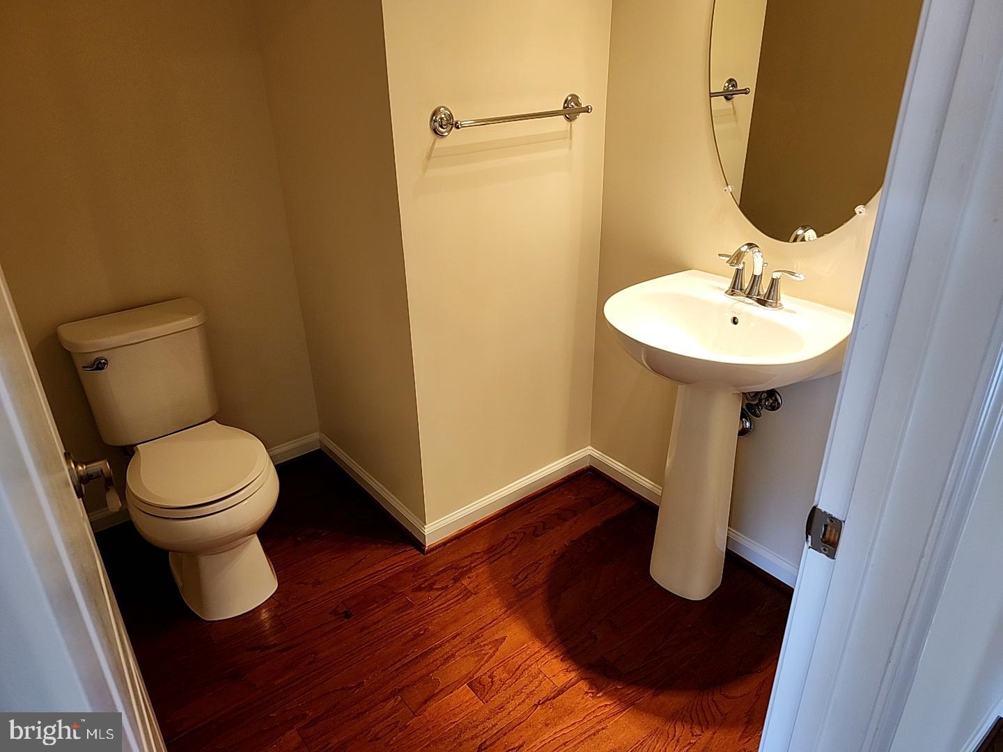 CHELSEA MANOR - Residential Lease