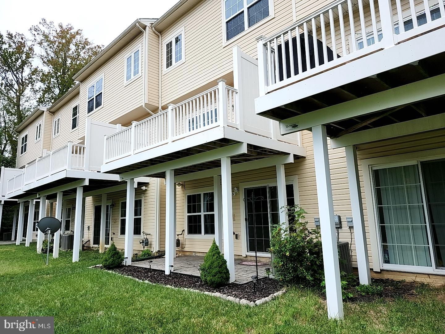 CHELSEA MANOR - Residential Lease