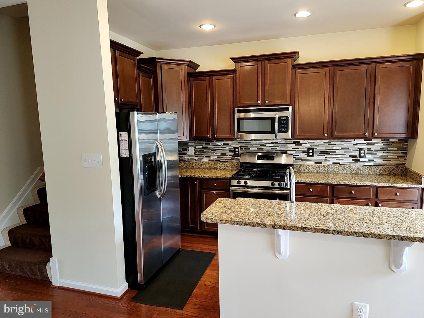 CHELSEA MANOR - Residential Lease