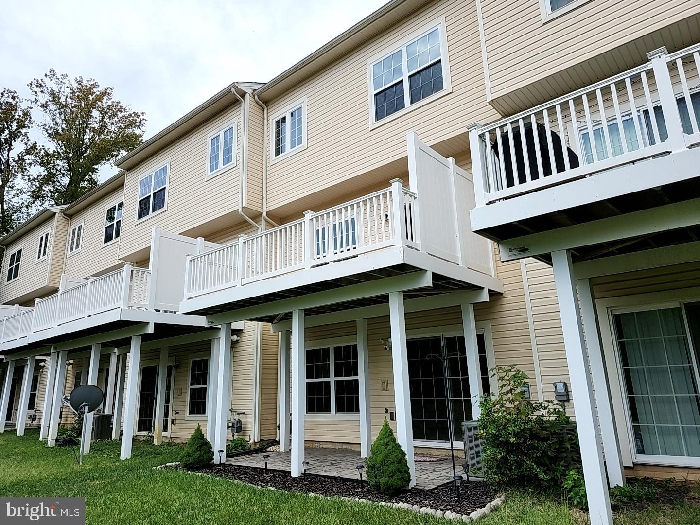 CHELSEA MANOR - Residential Lease