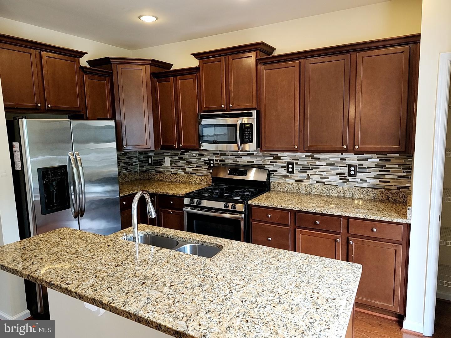 CHELSEA MANOR - Residential Lease