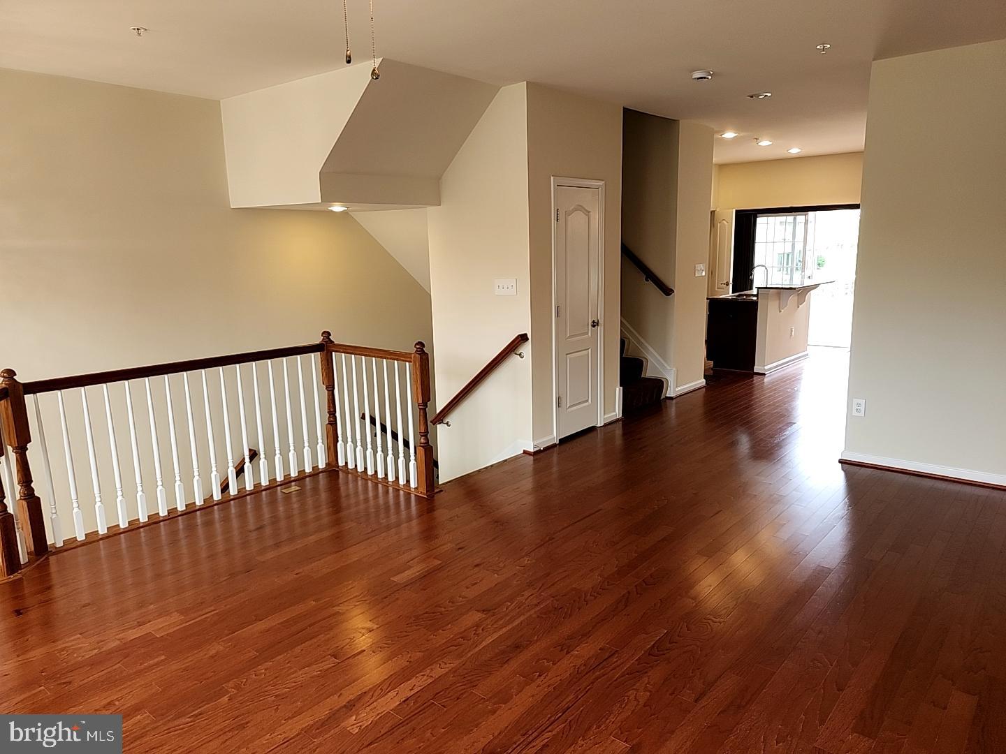 CHELSEA MANOR - Residential Lease