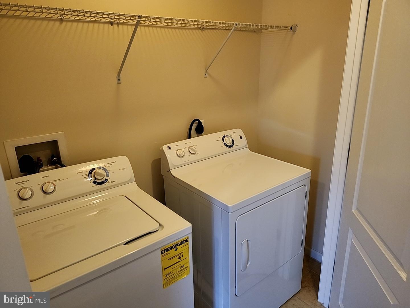 CHELSEA MANOR - Residential Lease