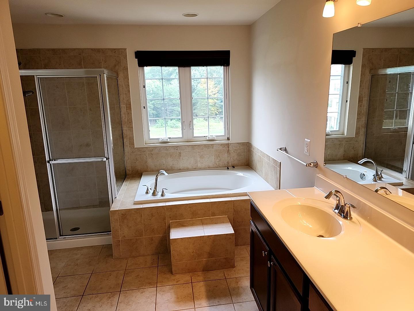 CHELSEA MANOR - Residential Lease