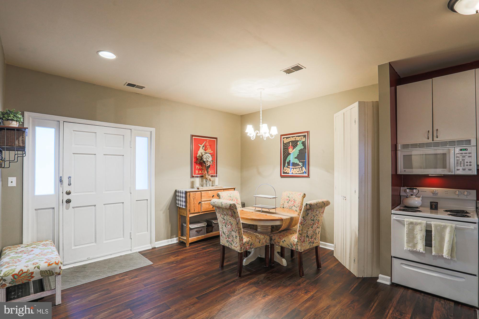 ROLAND PARK - Residential