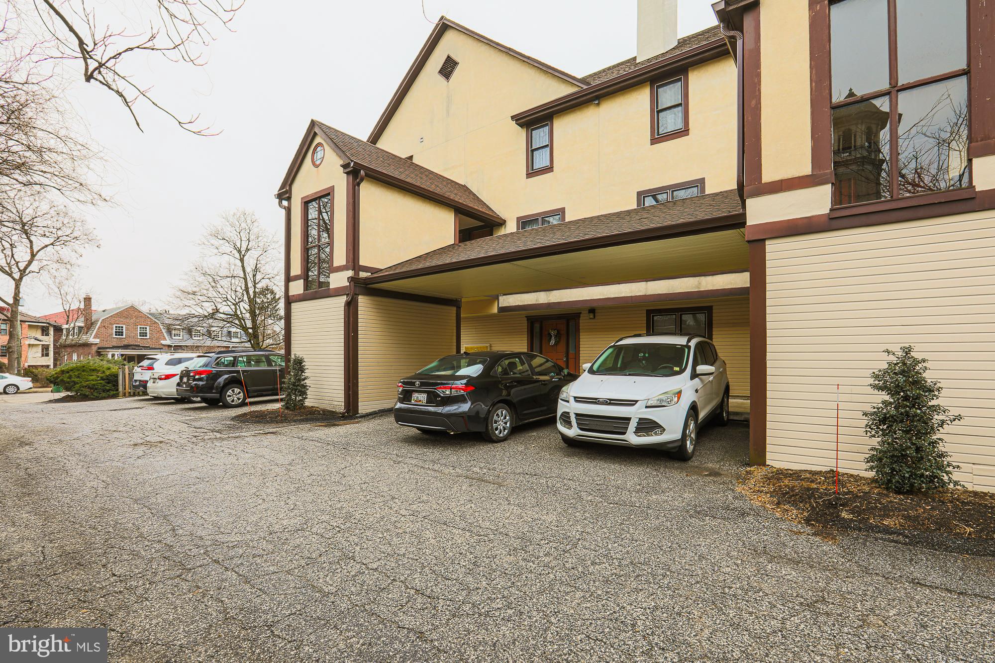 ROLAND PARK - Residential