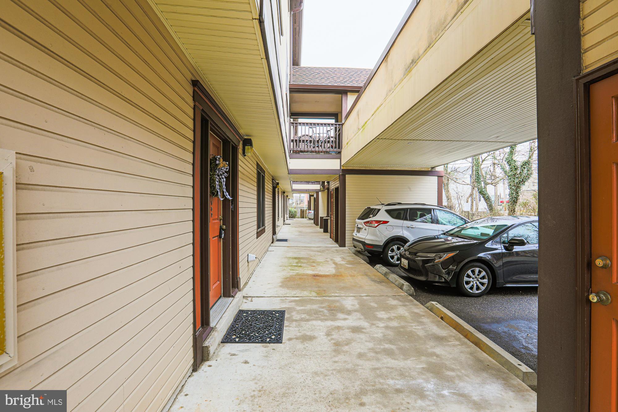 ROLAND PARK - Residential