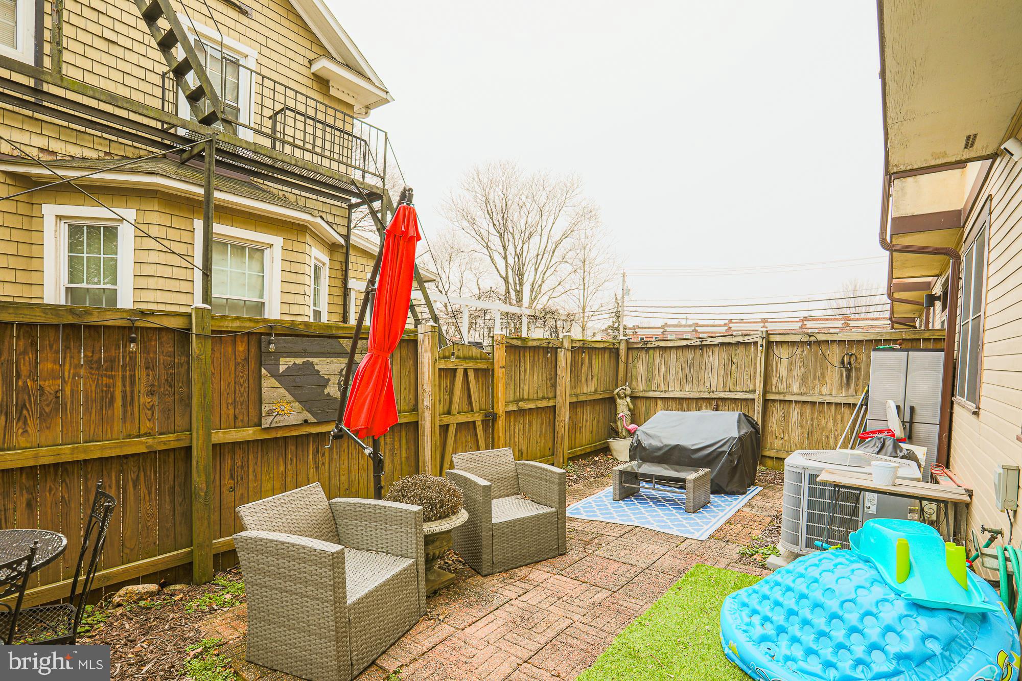 ROLAND PARK - Residential