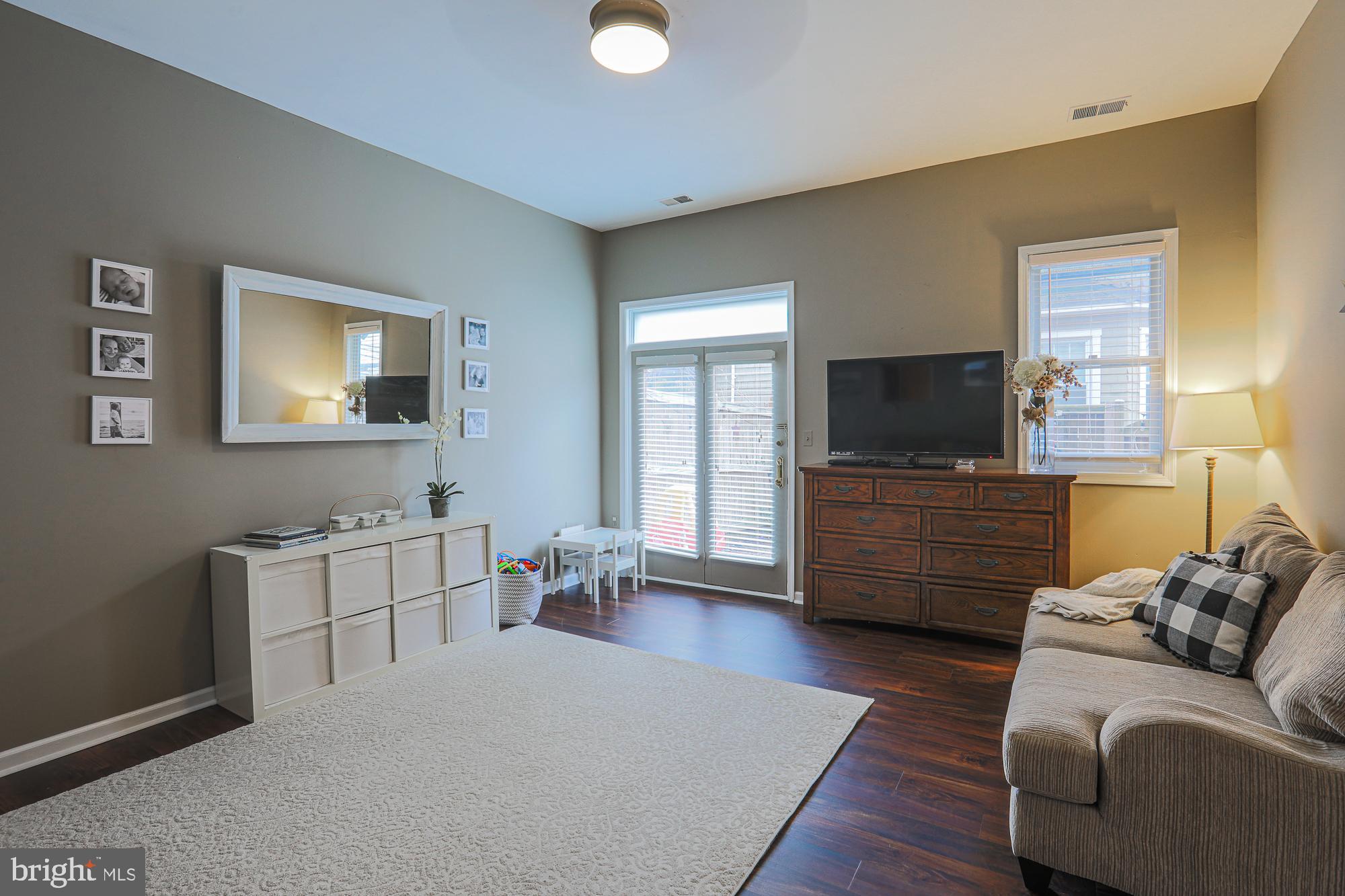 ROLAND PARK - Residential