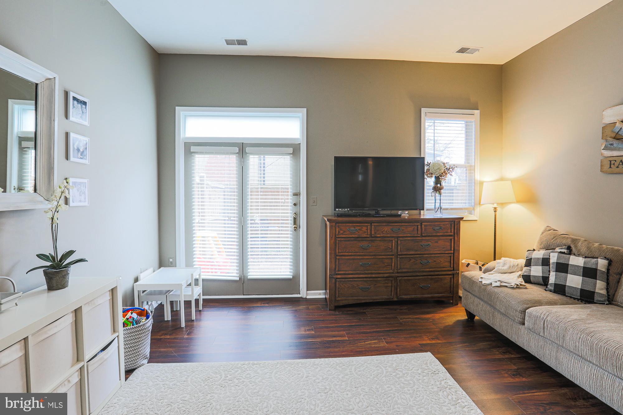 ROLAND PARK - Residential