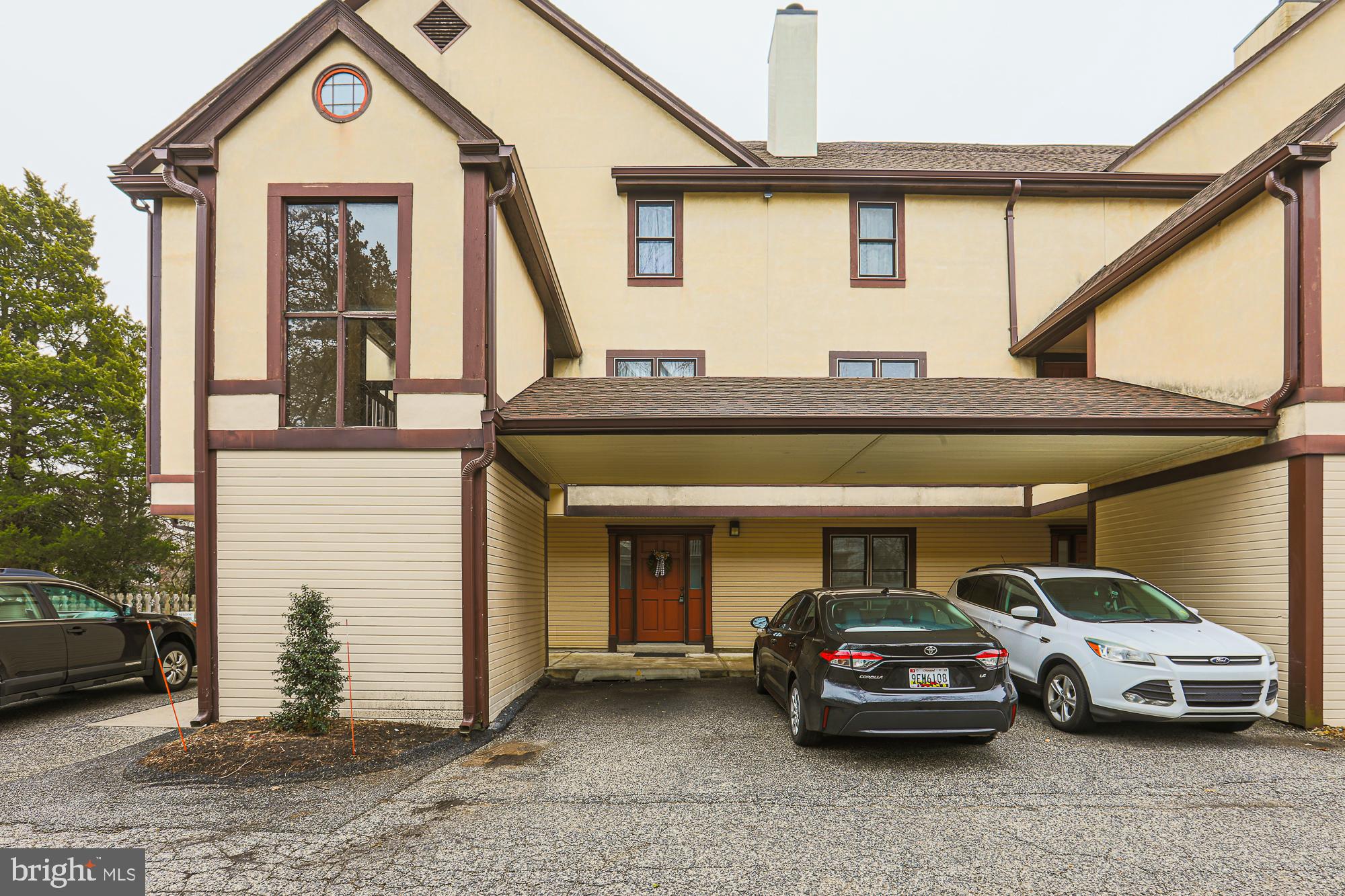 ROLAND PARK - Residential