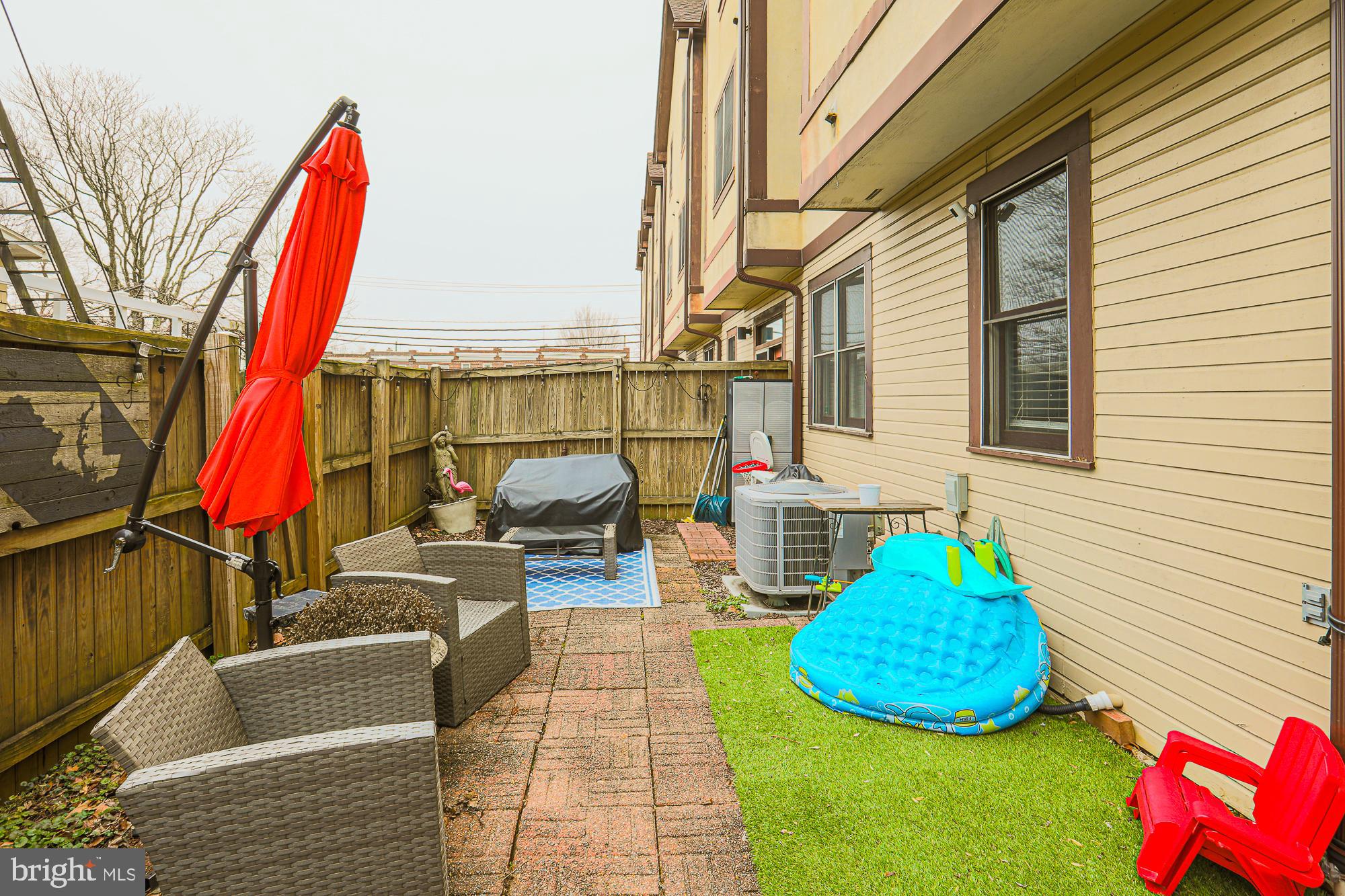 ROLAND PARK - Residential