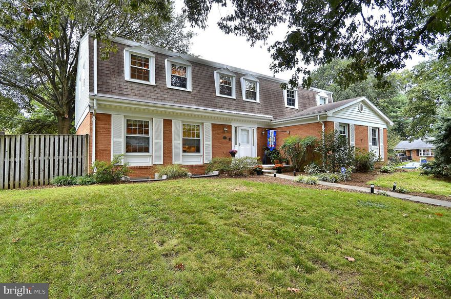 Beautifully updated home/granite/ss apl in quiet nbrhood.2 Mstr bdrm suites, uppr lvl: Main lvl inlaw suite:3600+ fin. sq. ft.: Fenced-in back yard deck & mototized awning. Fam. rm. brick,gas fp,sgl dr to backyard.600+ sq.ft. storage lower level. Fin rec & pdr rm.2014 Carrier high eff. furnace.Lifetime gutter guards.Outdoor shed on concrete slab. Walk to schools & commty. pool. Agt. rel. to owner.