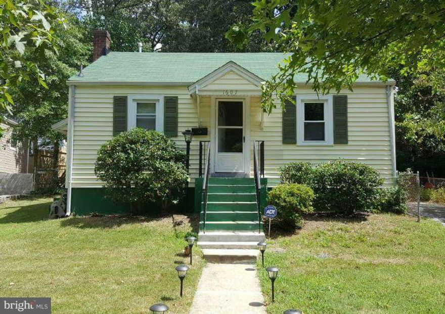 Gorgeous home in the Cheverly Community! 2BR; 1BA; Huge lawn! New shed comes with electric lawn mower and electric trimmer to help with your lawn needs! Stainless Steel appliances. Ample cabinet space! Huge attic for storage! Less than 1mi to Cheverly Metro - Orange Line. ONLY 5 minutes from DC, Shopping and entertainment!!!! Easy access to Route 50 and 295!!!!! NEW ROOF - 2012. NEW CARPET - 2016.