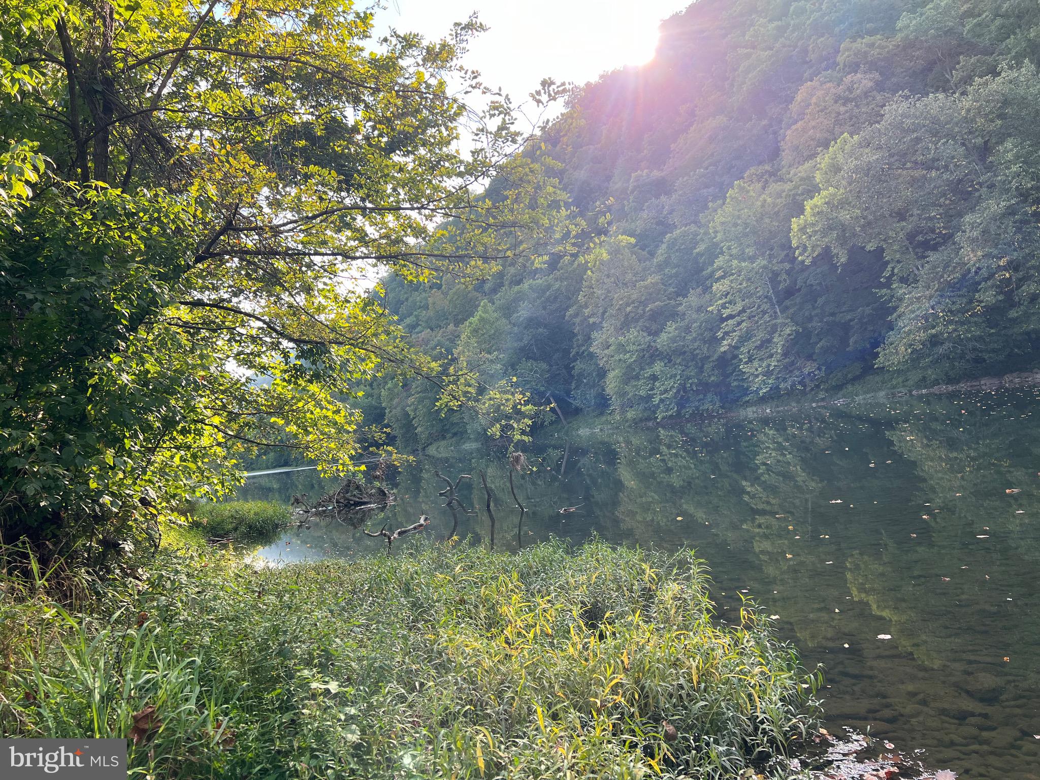 LITTLE MOUNTAIN ESTATES - Residential