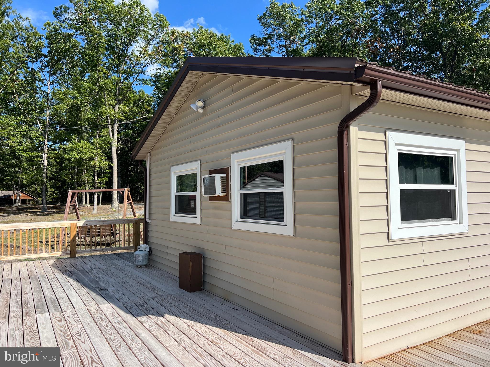 LITTLE MOUNTAIN ESTATES - Residential