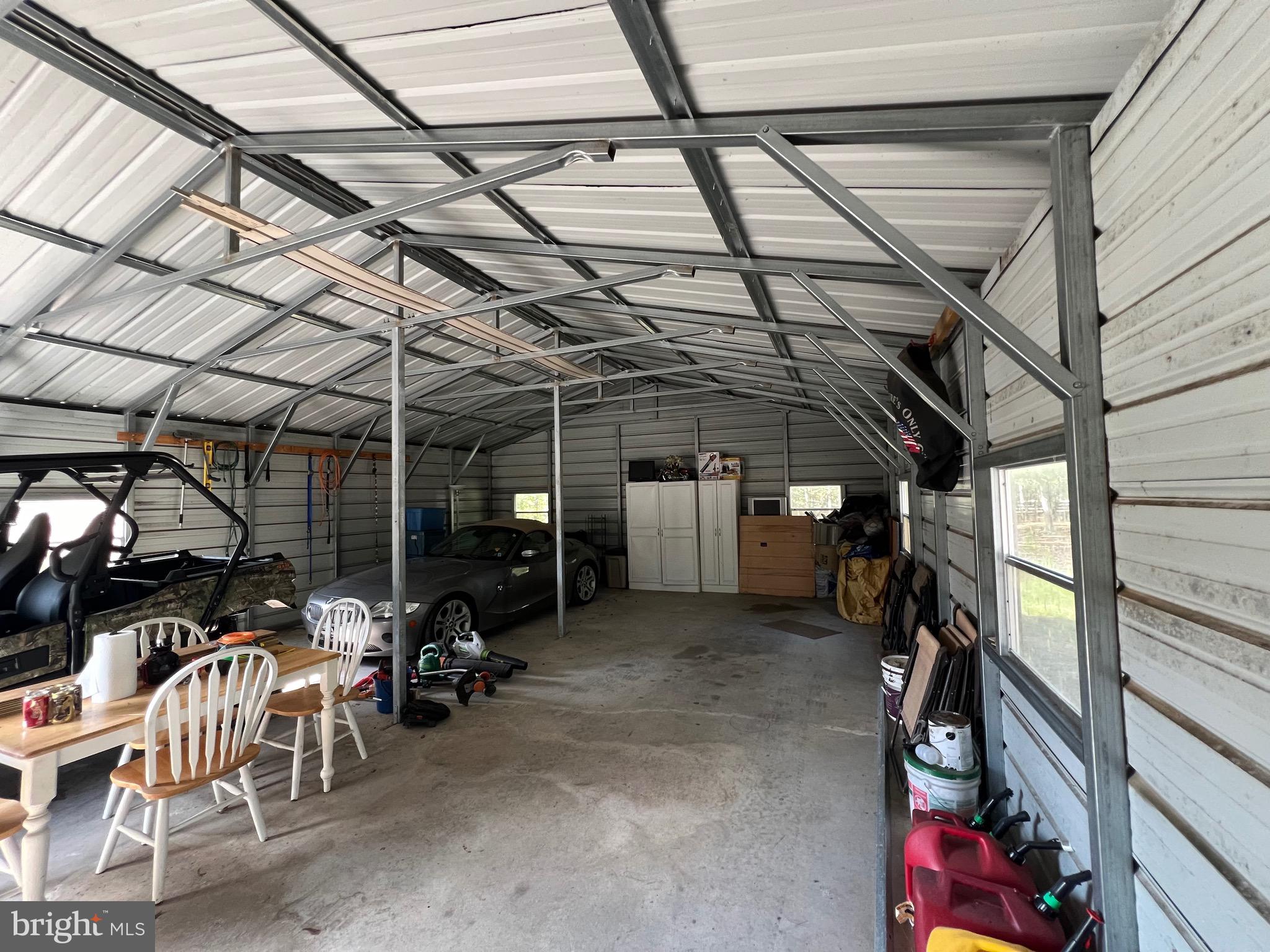 LITTLE MOUNTAIN ESTATES - Residential