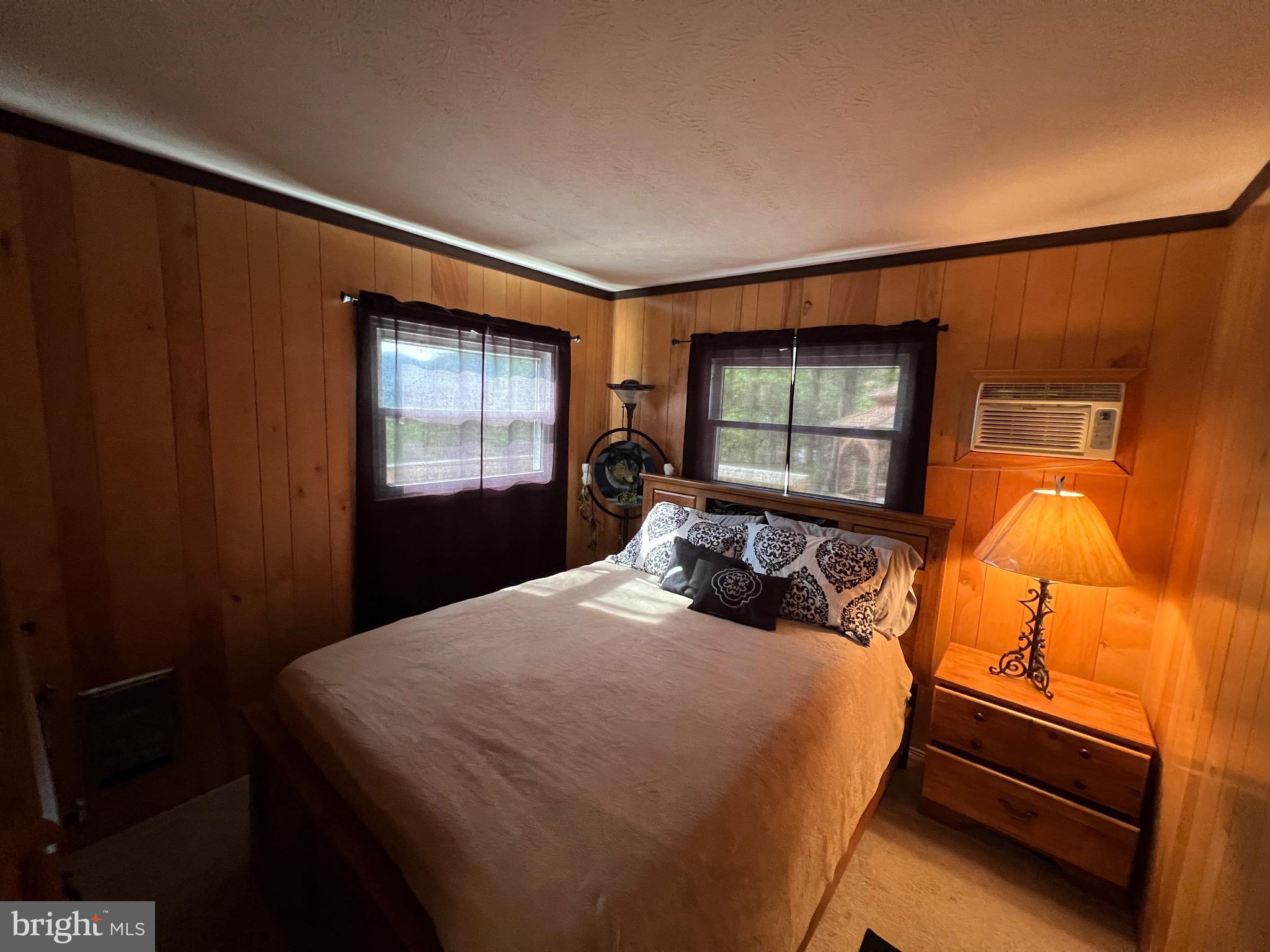 LITTLE MOUNTAIN ESTATES - Residential