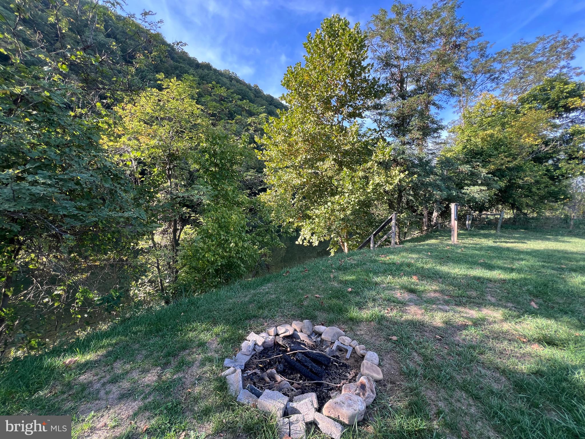 LITTLE MOUNTAIN ESTATES - Residential