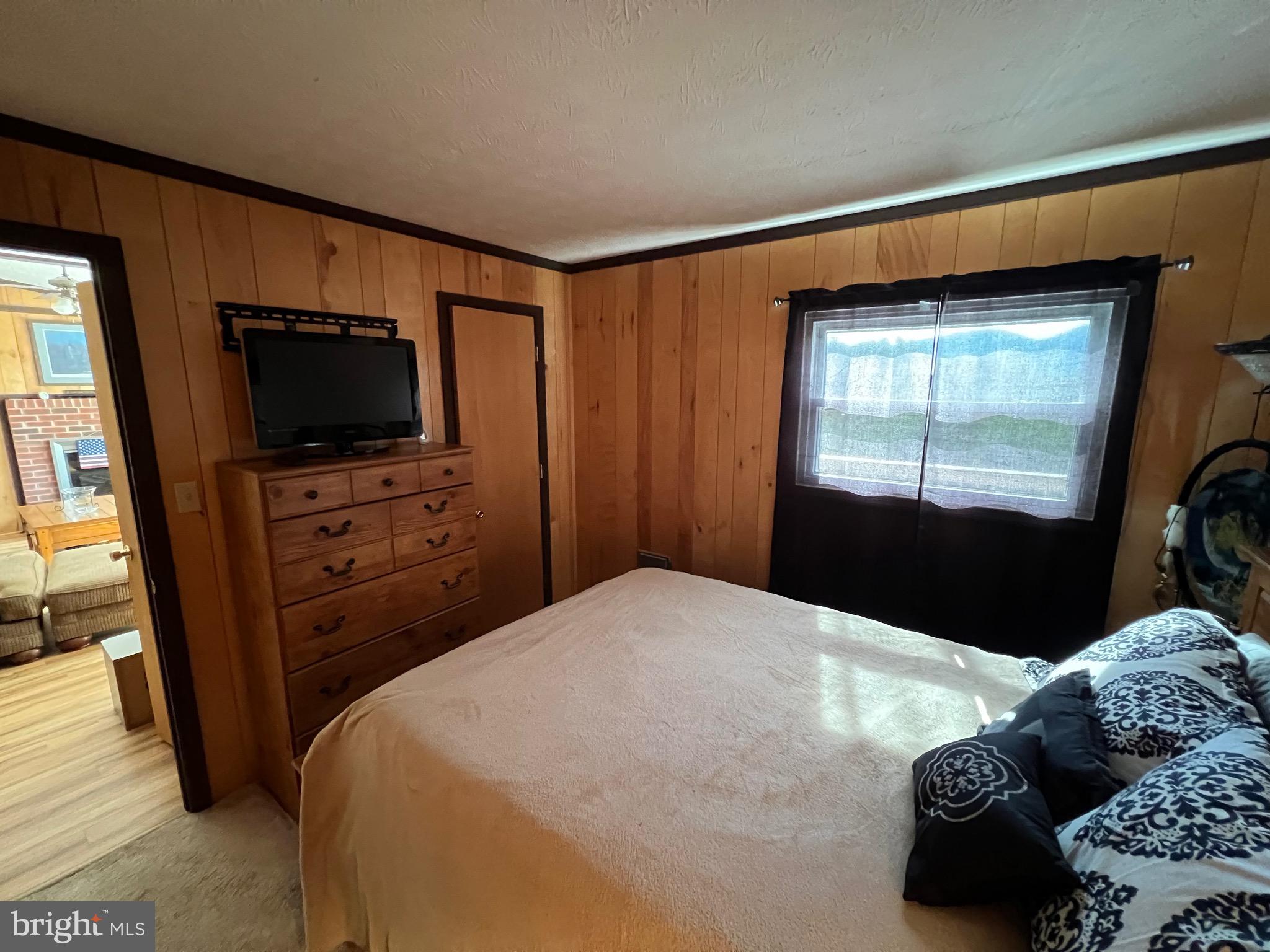 LITTLE MOUNTAIN ESTATES - Residential