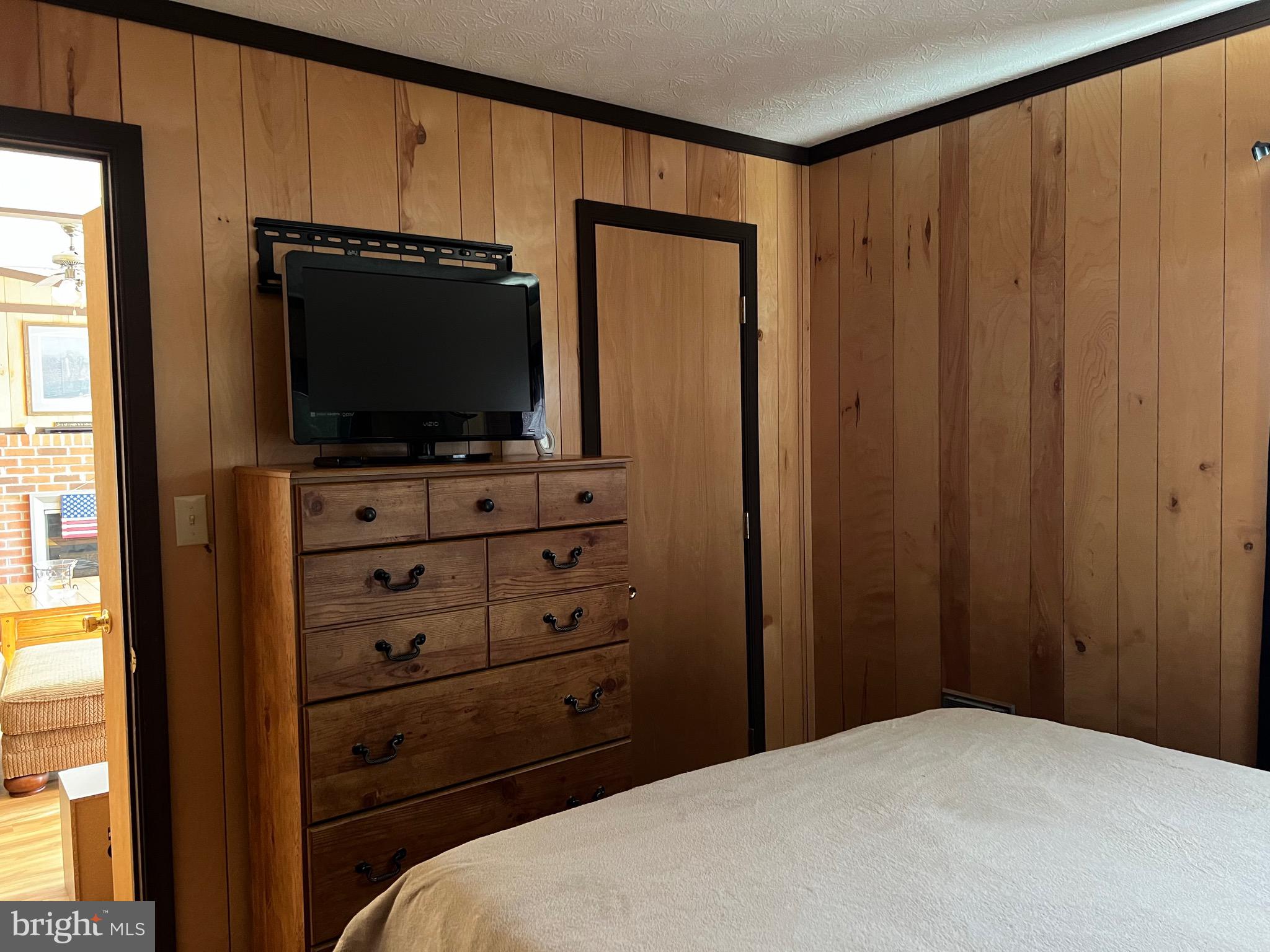 LITTLE MOUNTAIN ESTATES - Residential