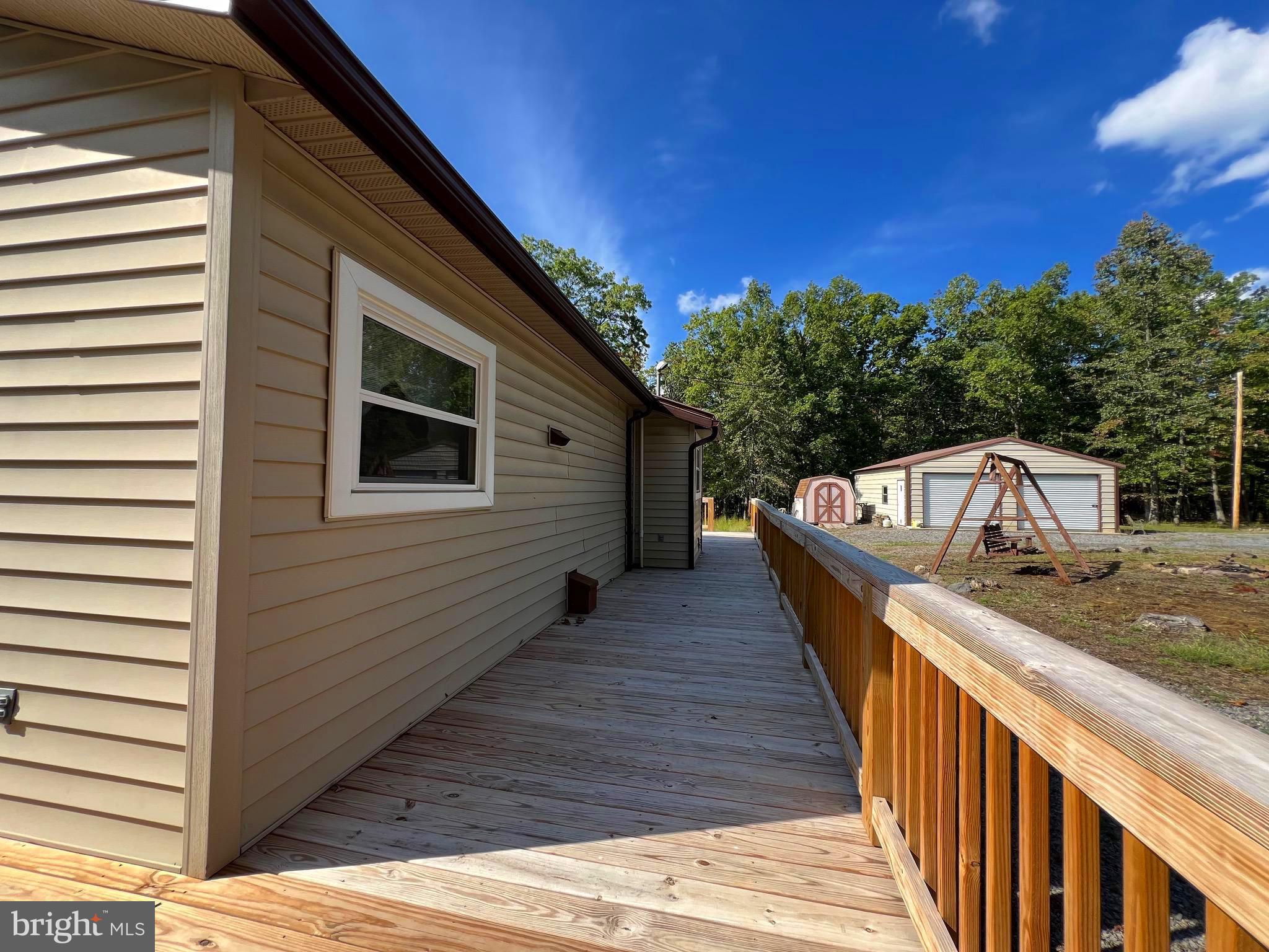 LITTLE MOUNTAIN ESTATES - Residential