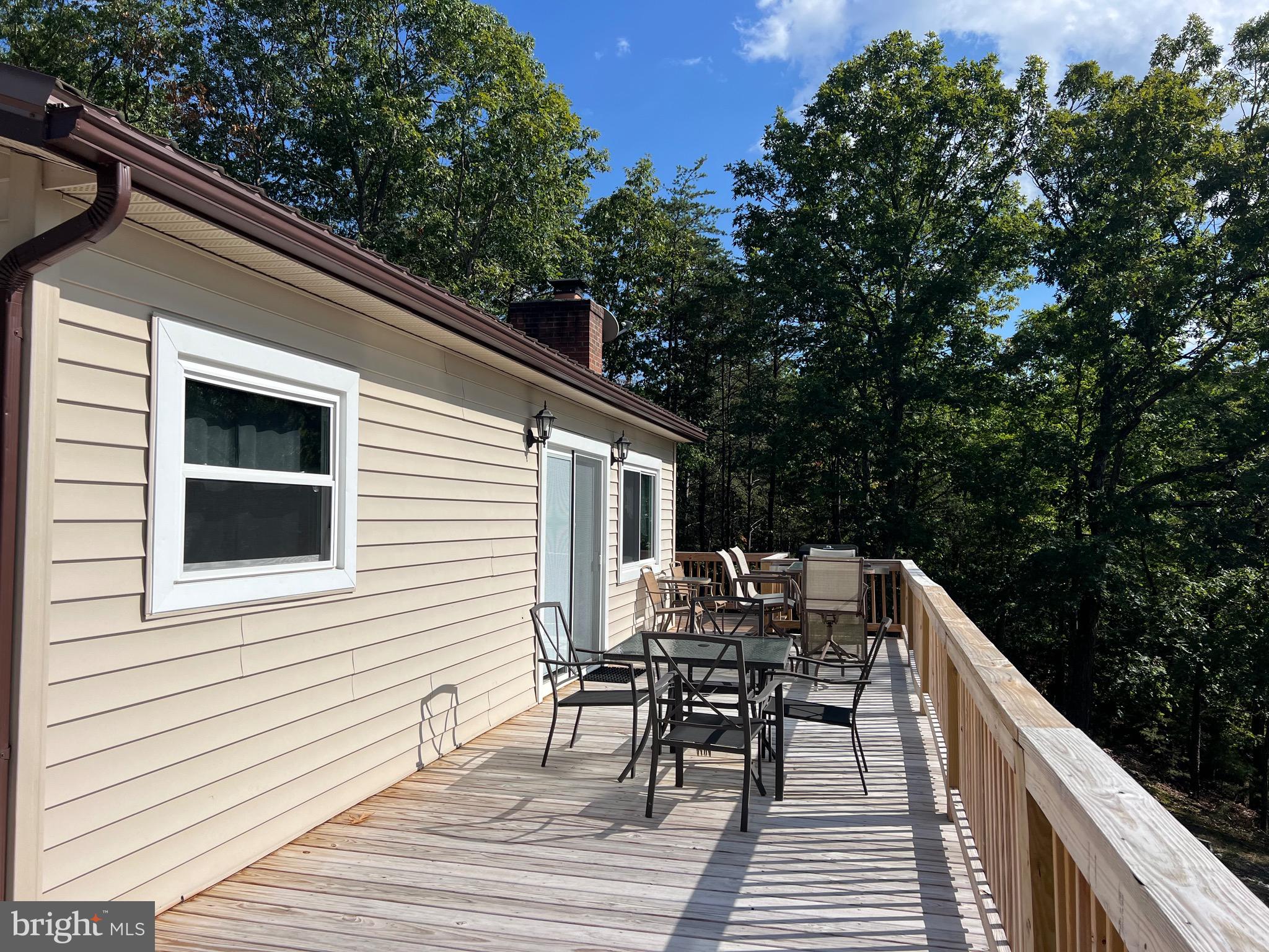 LITTLE MOUNTAIN ESTATES - Residential