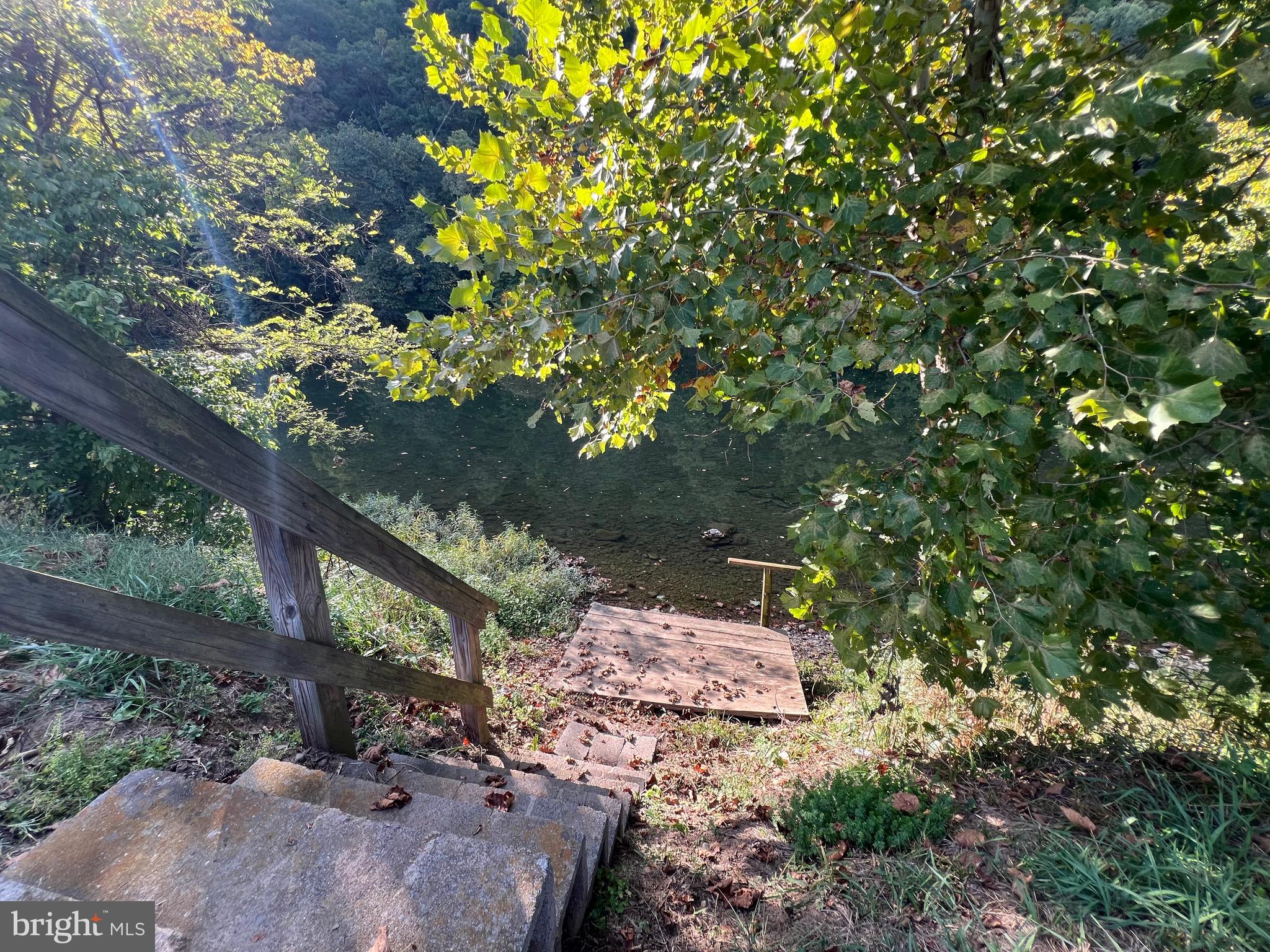 LITTLE MOUNTAIN ESTATES - Residential