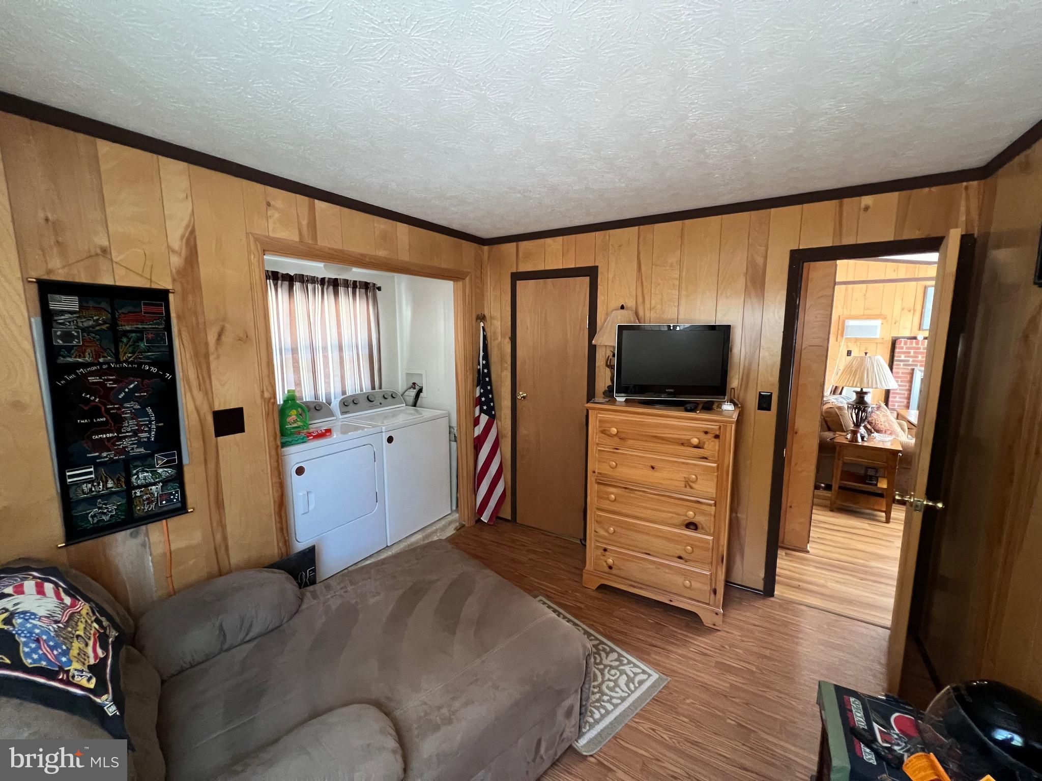 LITTLE MOUNTAIN ESTATES - Residential