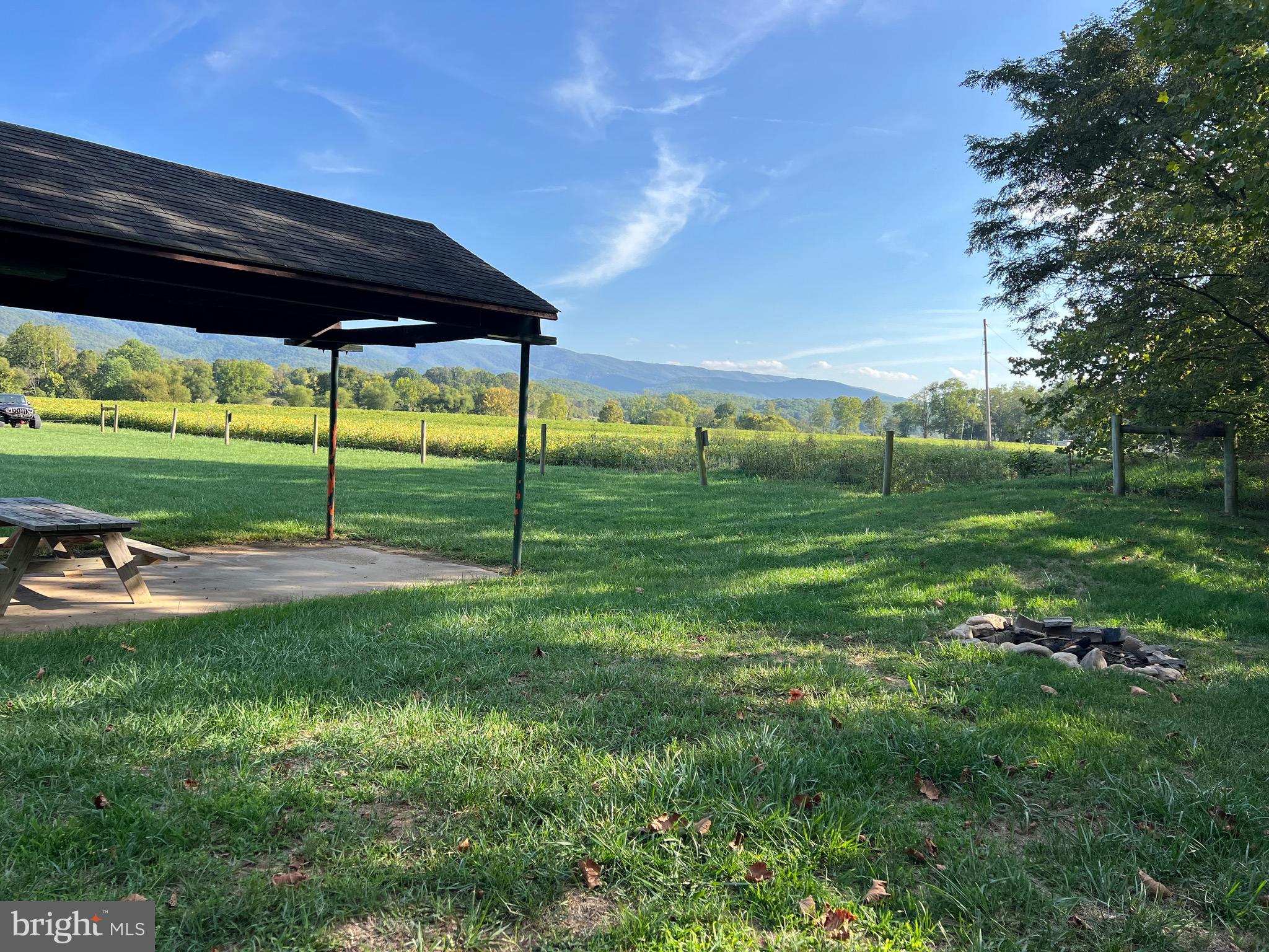 LITTLE MOUNTAIN ESTATES - Residential