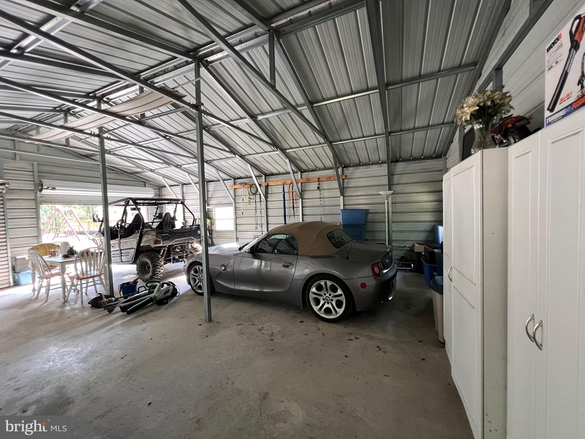 LITTLE MOUNTAIN ESTATES - Residential