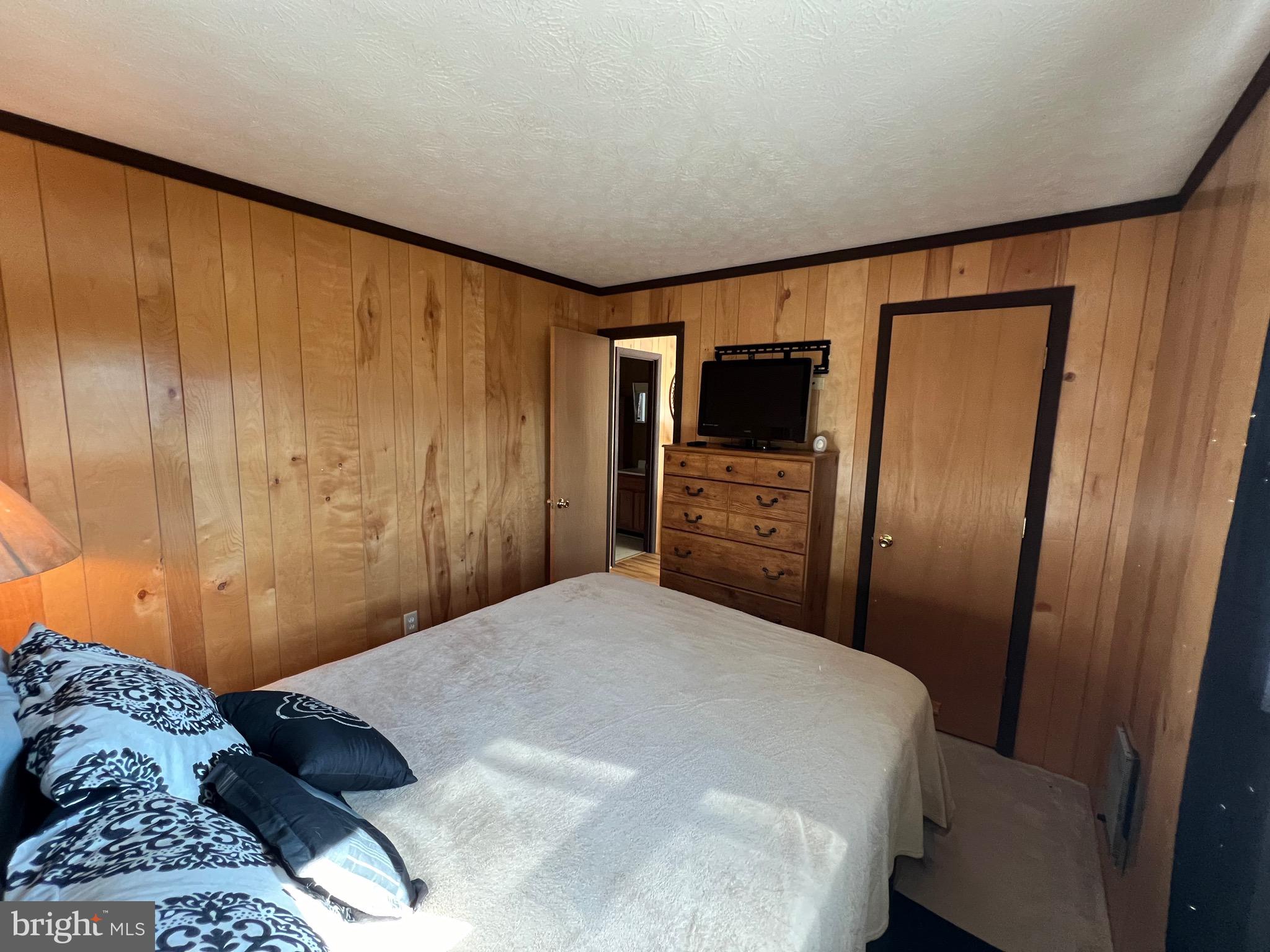 LITTLE MOUNTAIN ESTATES - Residential