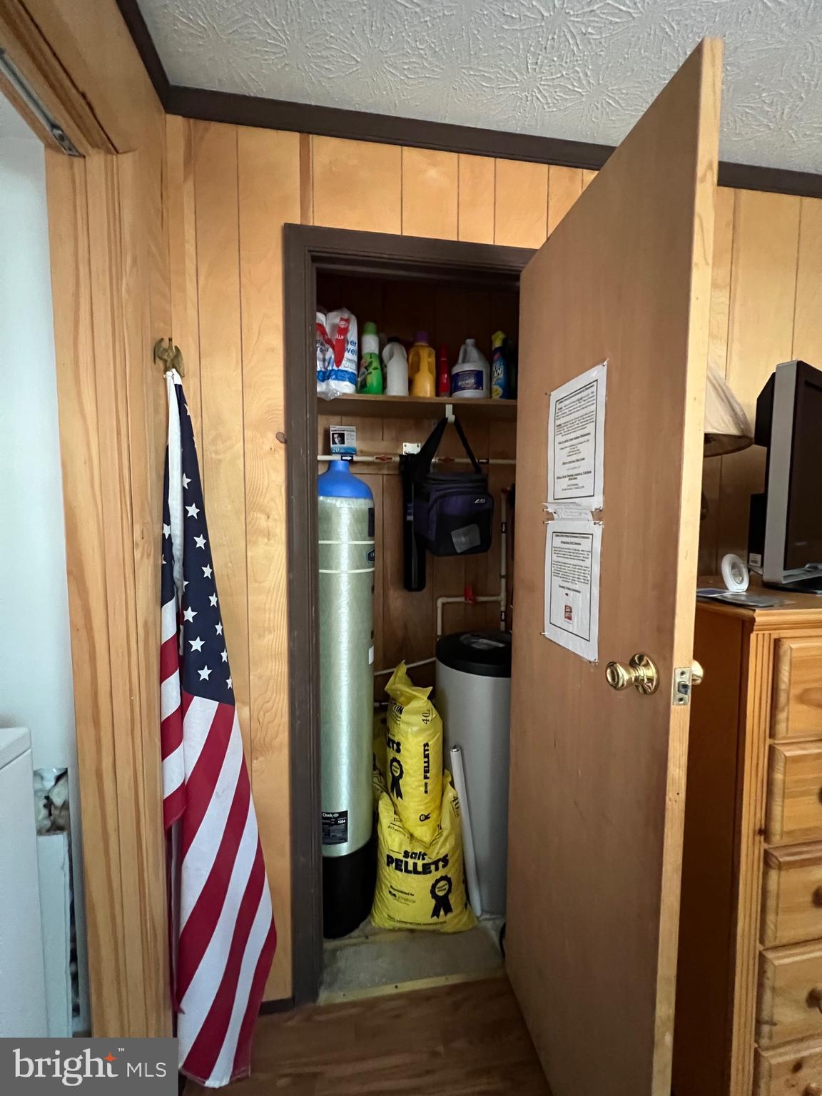 LITTLE MOUNTAIN ESTATES - Residential