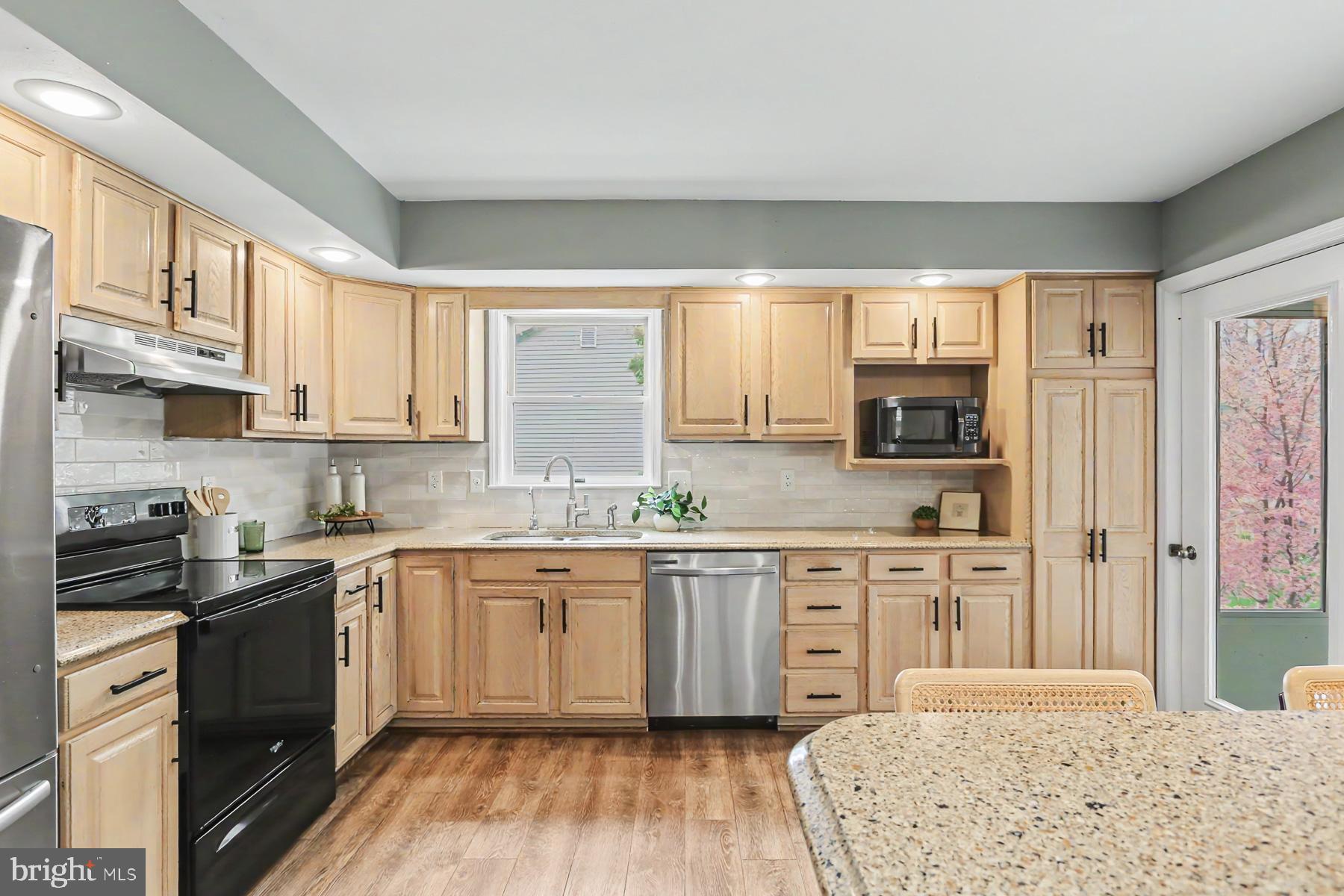 LINCOLN GARDENS - Residential