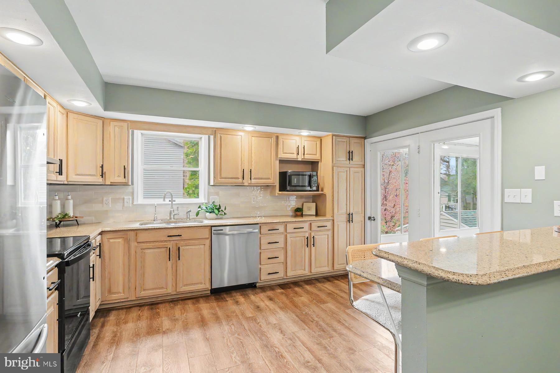 LINCOLN GARDENS - Residential