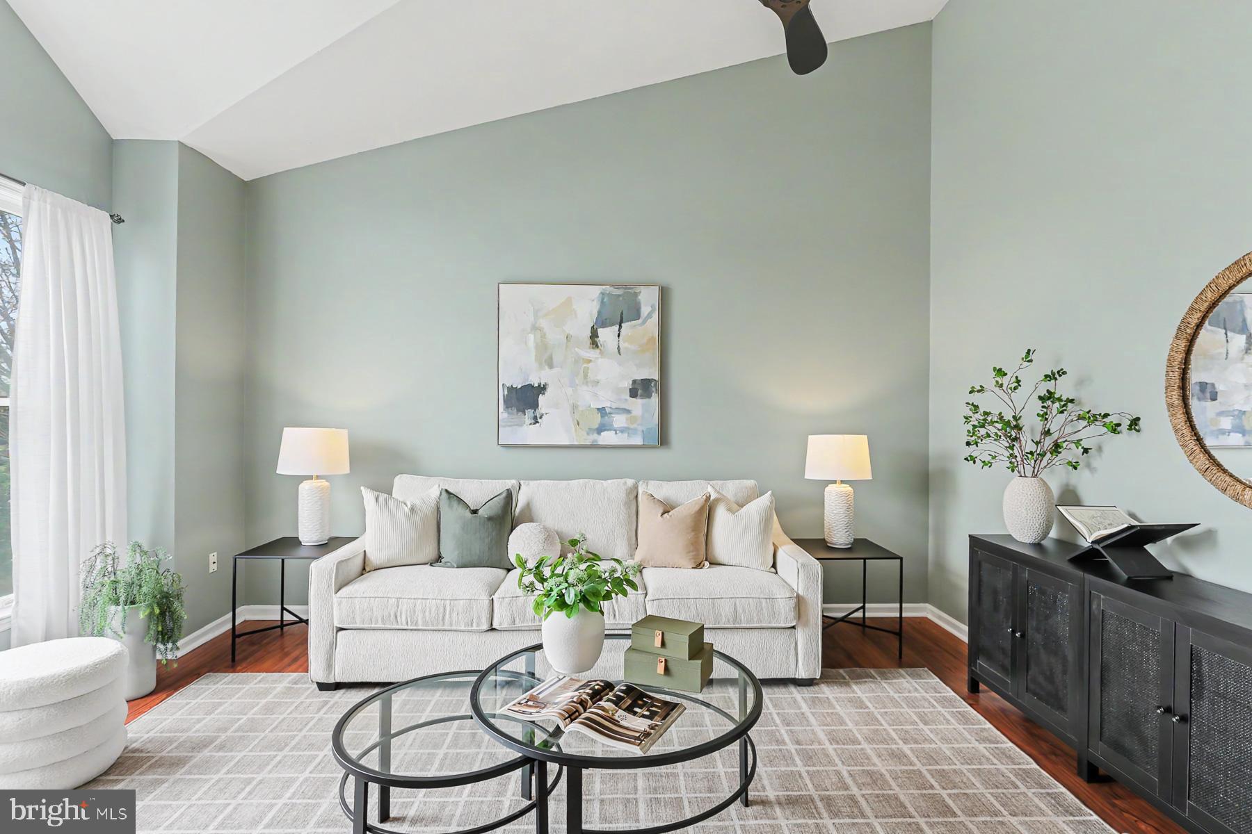 LINCOLN GARDENS - Residential