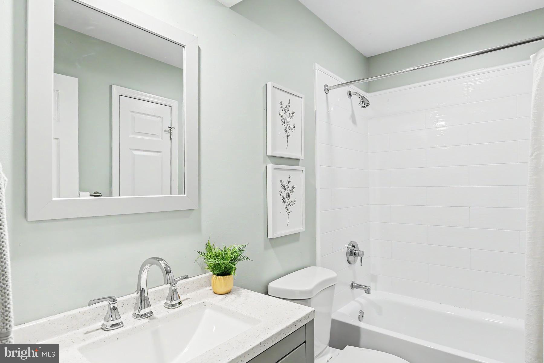 LINCOLN GARDENS - Residential