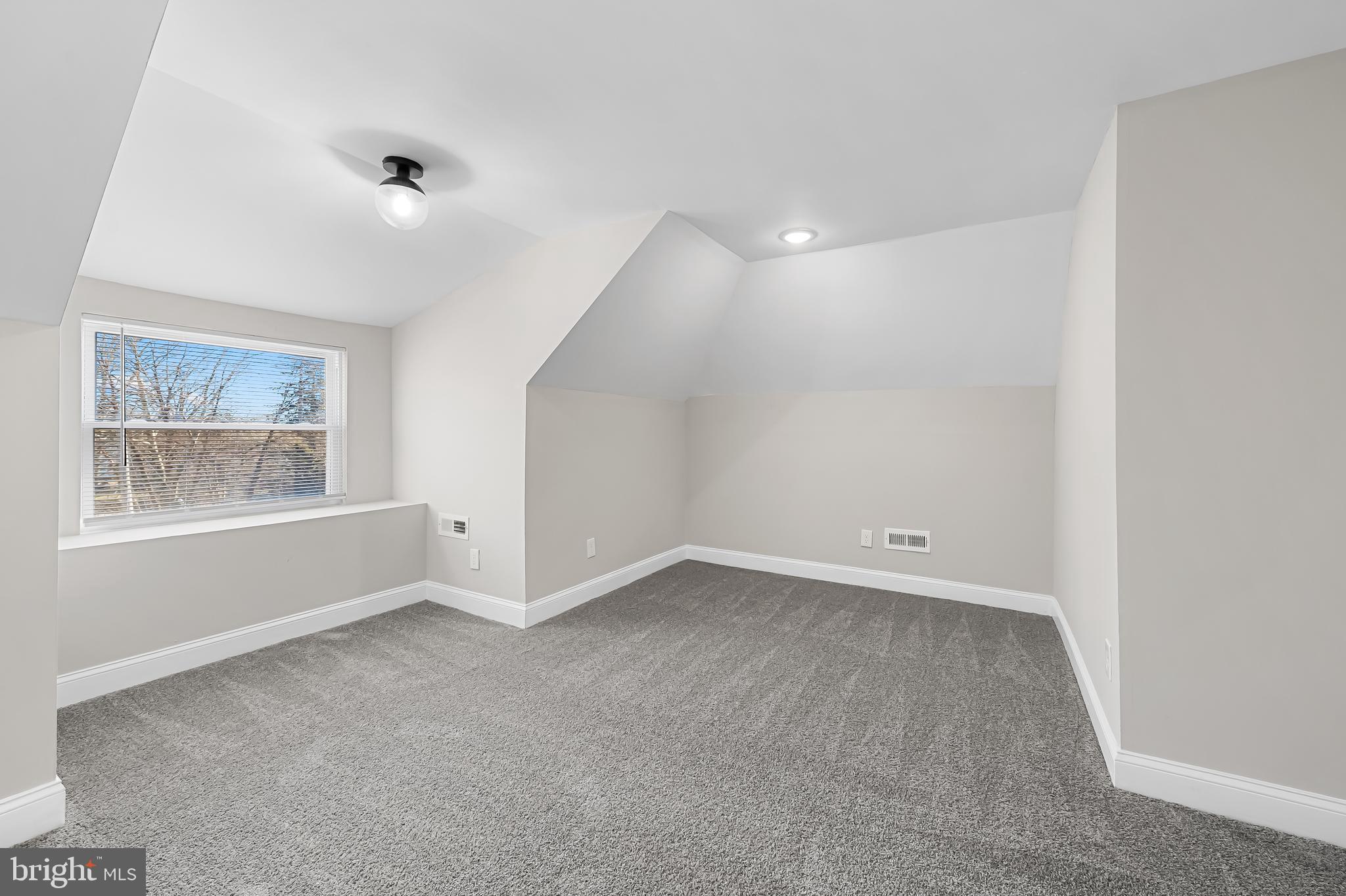 MOUNT WASHINGTON - Residential