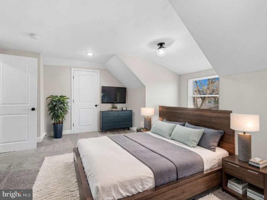 MOUNT WASHINGTON - Residential