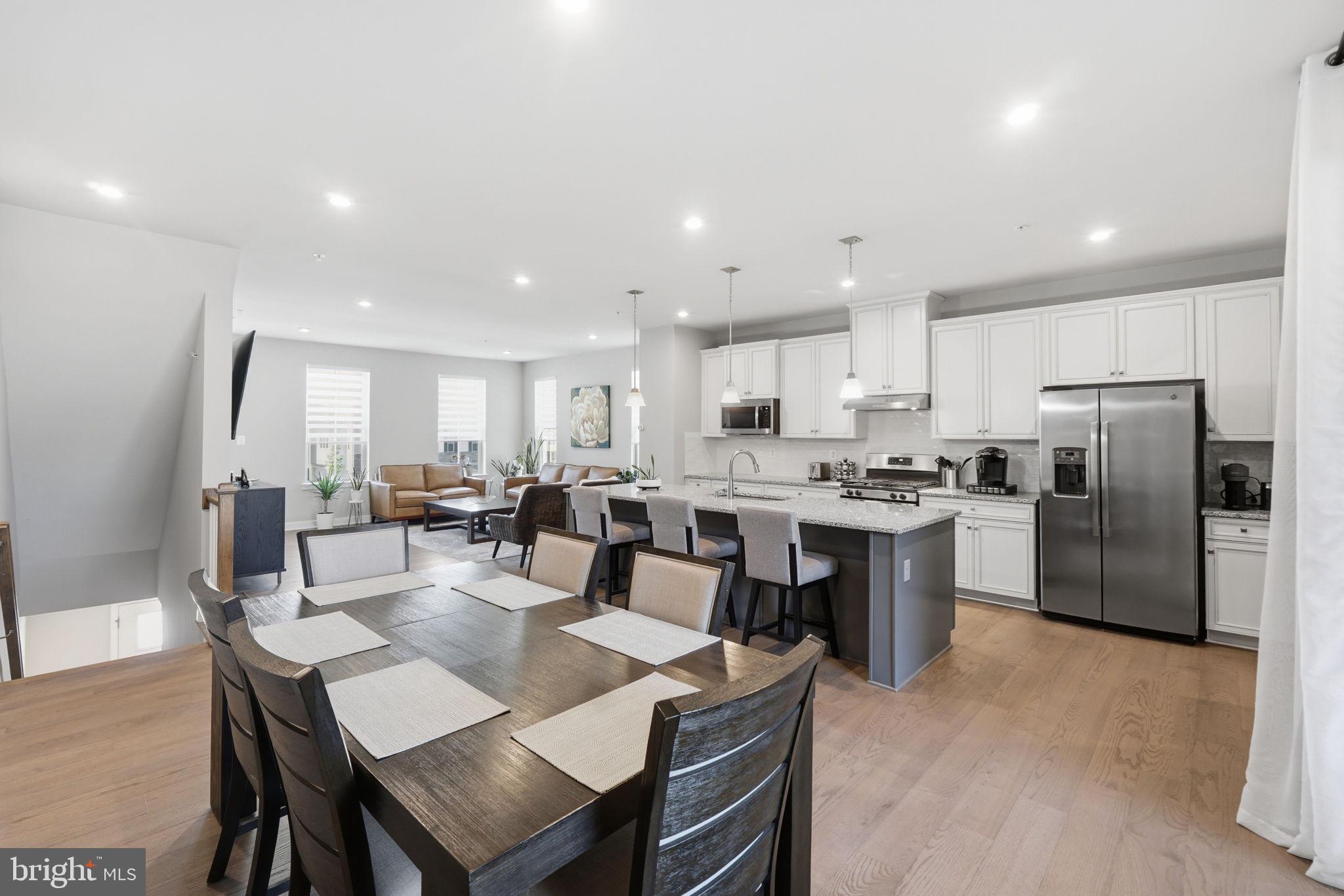 8634 SHADY PINES DRIVE