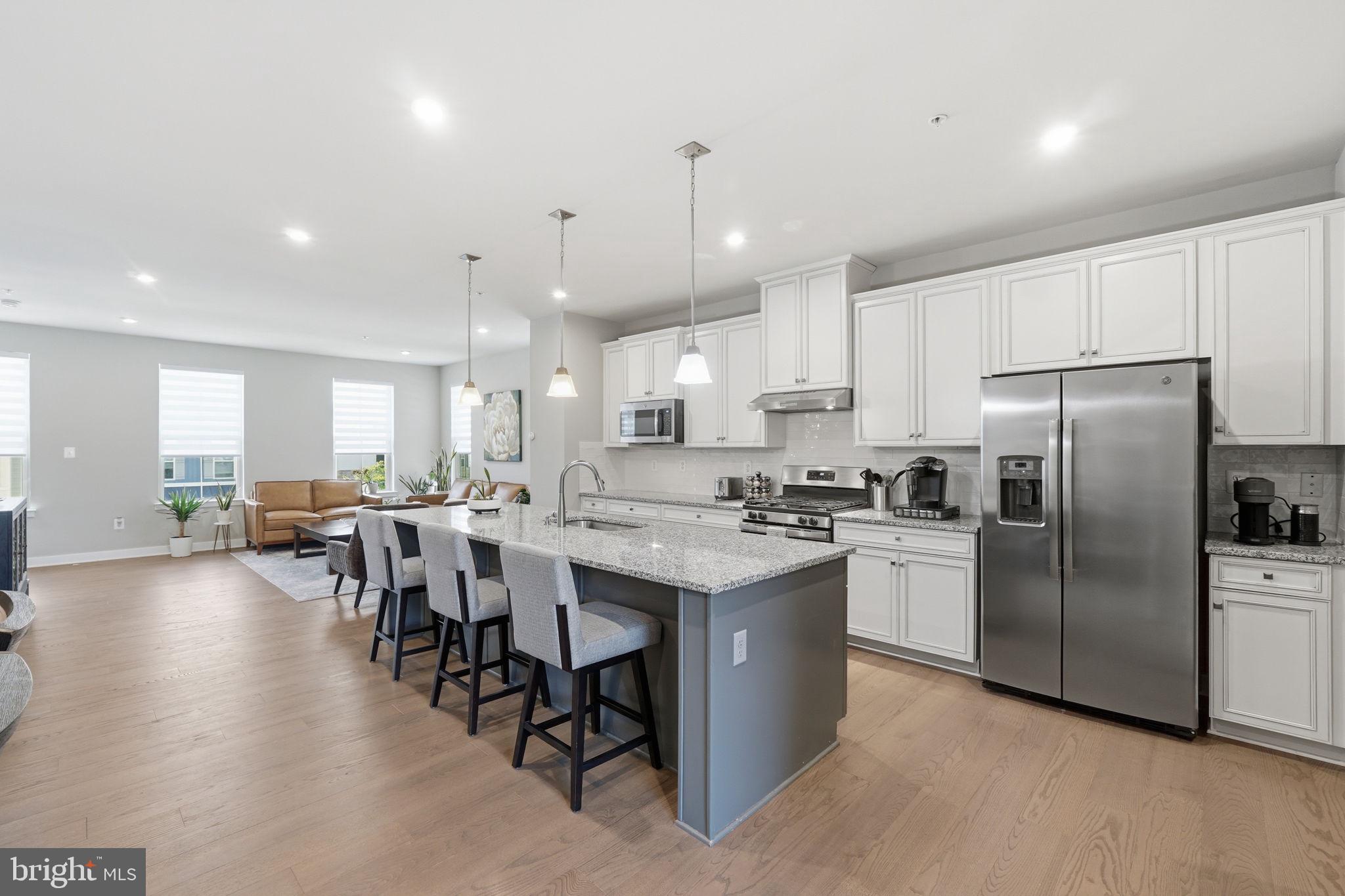 8634 SHADY PINES DRIVE