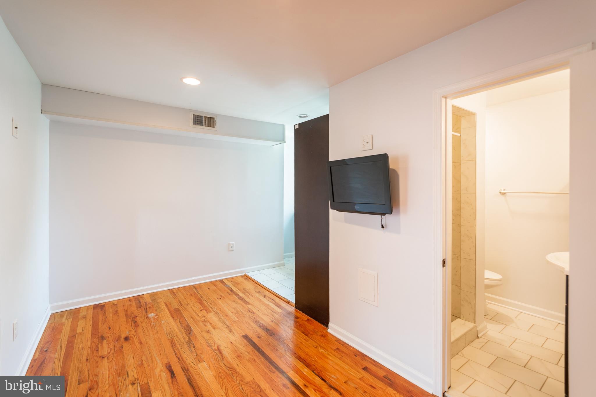 WASHINGTON SQ WEST - Residential Lease