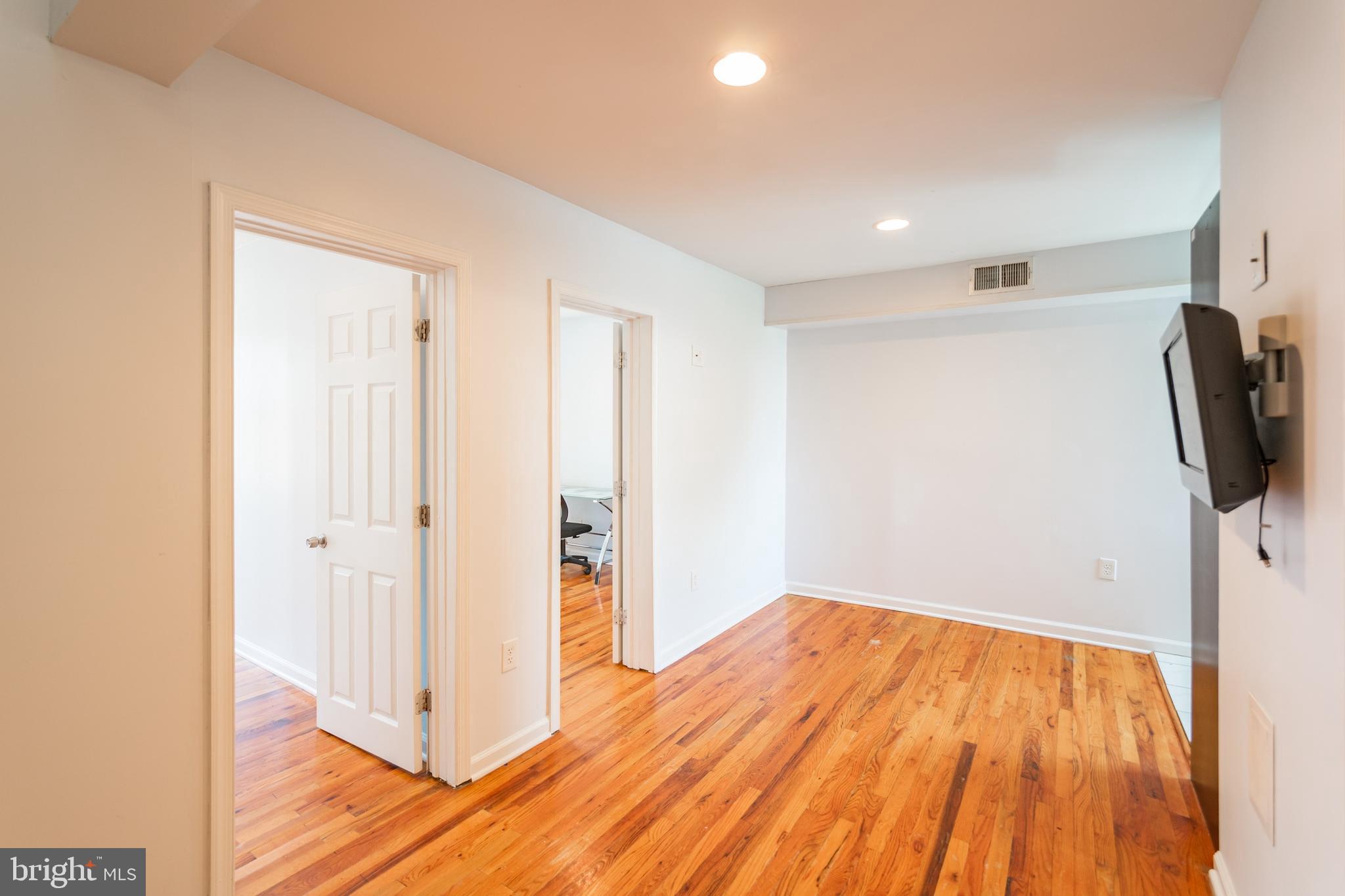 WASHINGTON SQ WEST - Residential Lease