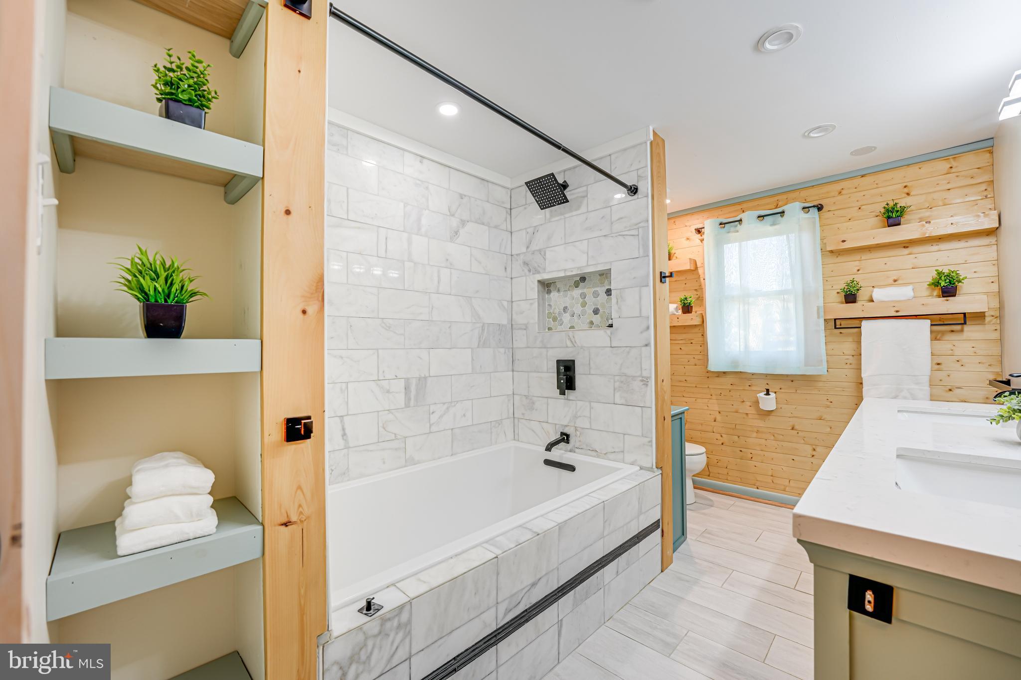 WOODSIDE STATION - Residential