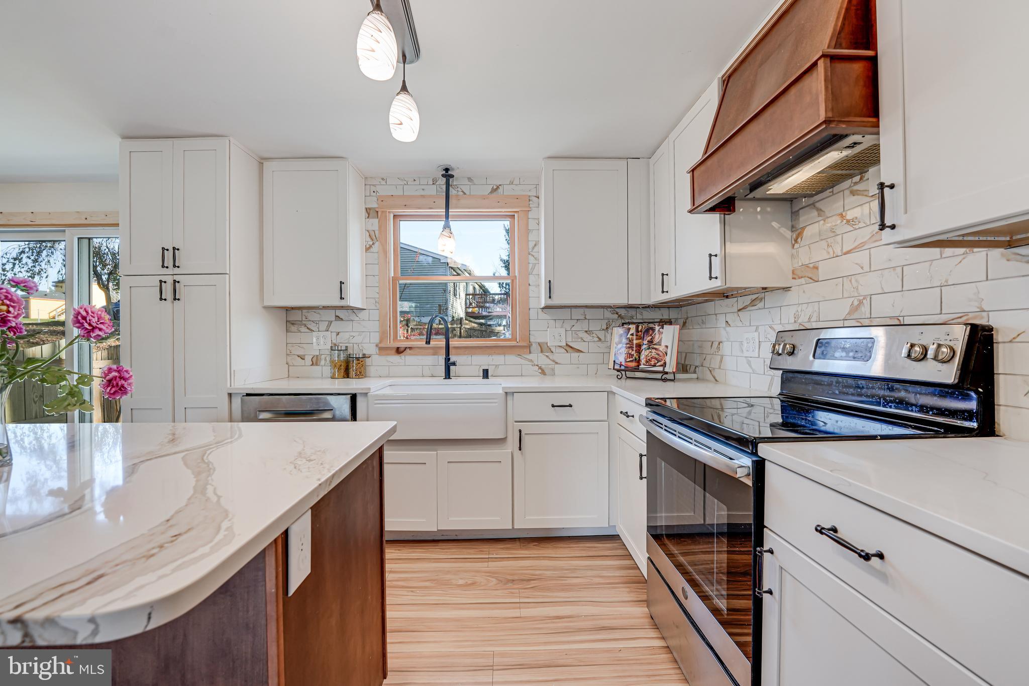 WOODSIDE STATION - Residential