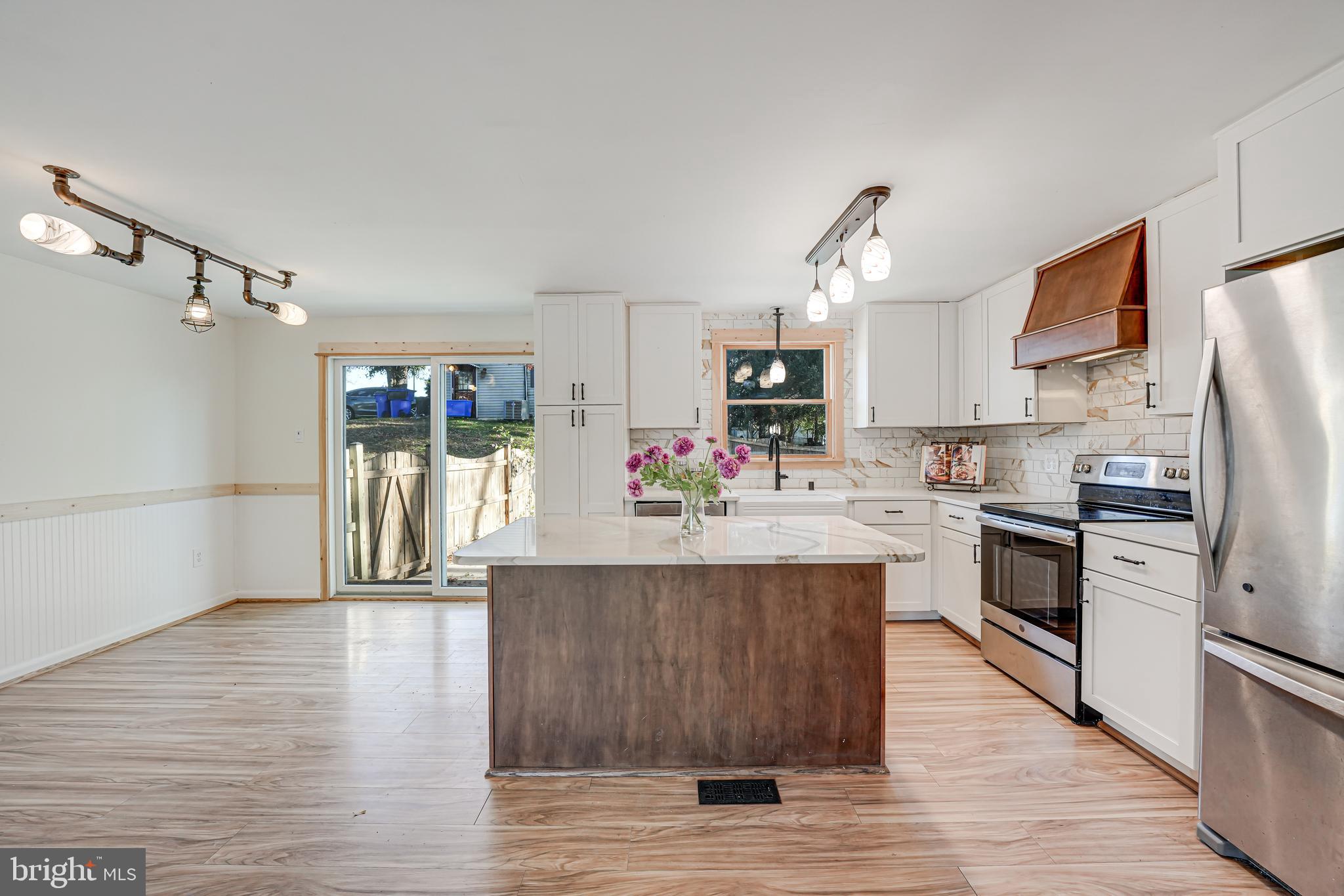 WOODSIDE STATION - Residential