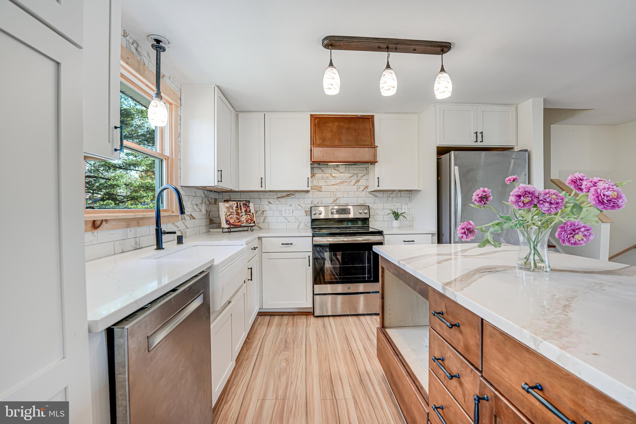 WOODSIDE STATION - Residential